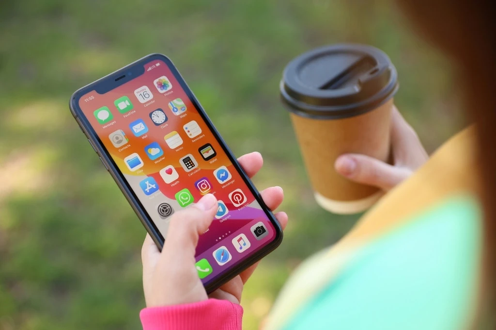 Iphone, download an prepaid IC card