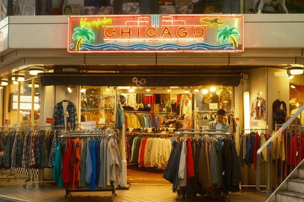 Shop, pay with prepaid IC card