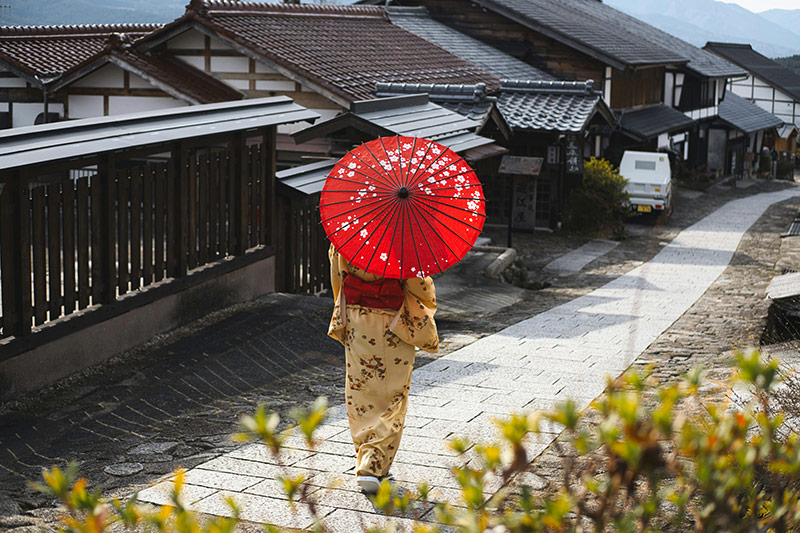 japanese woman wearing kimono